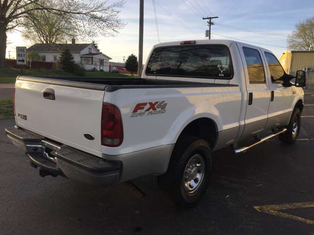 2004 Ford F-250 Super Duty XLT 4dr Crew Cab 4WD SB